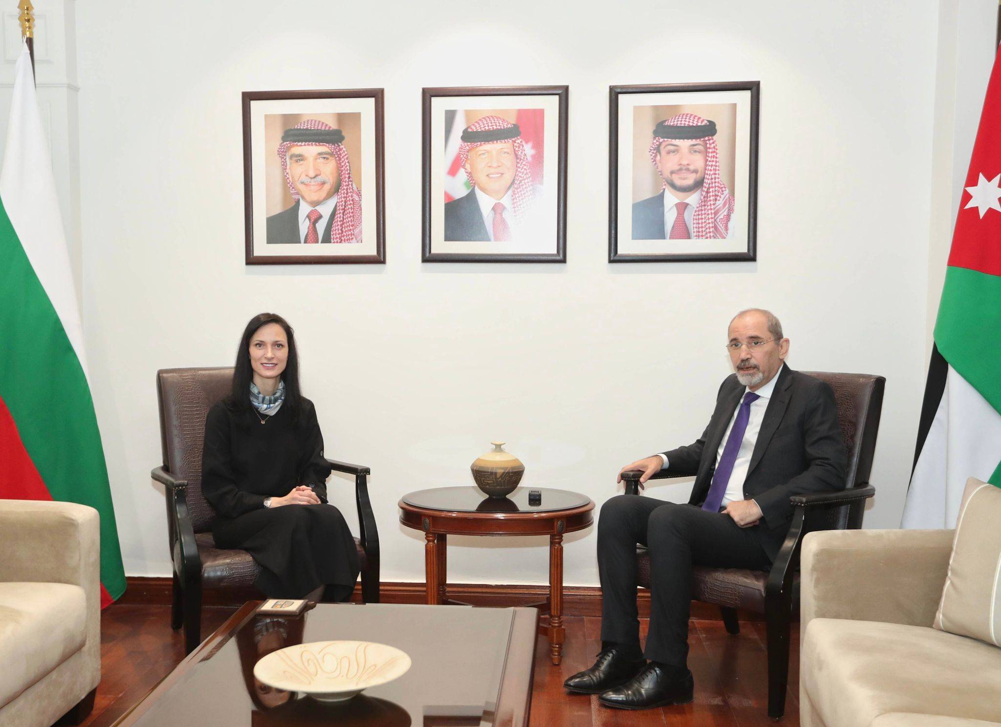 Вицепремиерът и министър на външните работи Мария Габриел бе на официално посещение в Хашемитско кралство Йордания по покана на заместник министър-председателя и министър на външните работи д-р Айман Ал-Сафади.